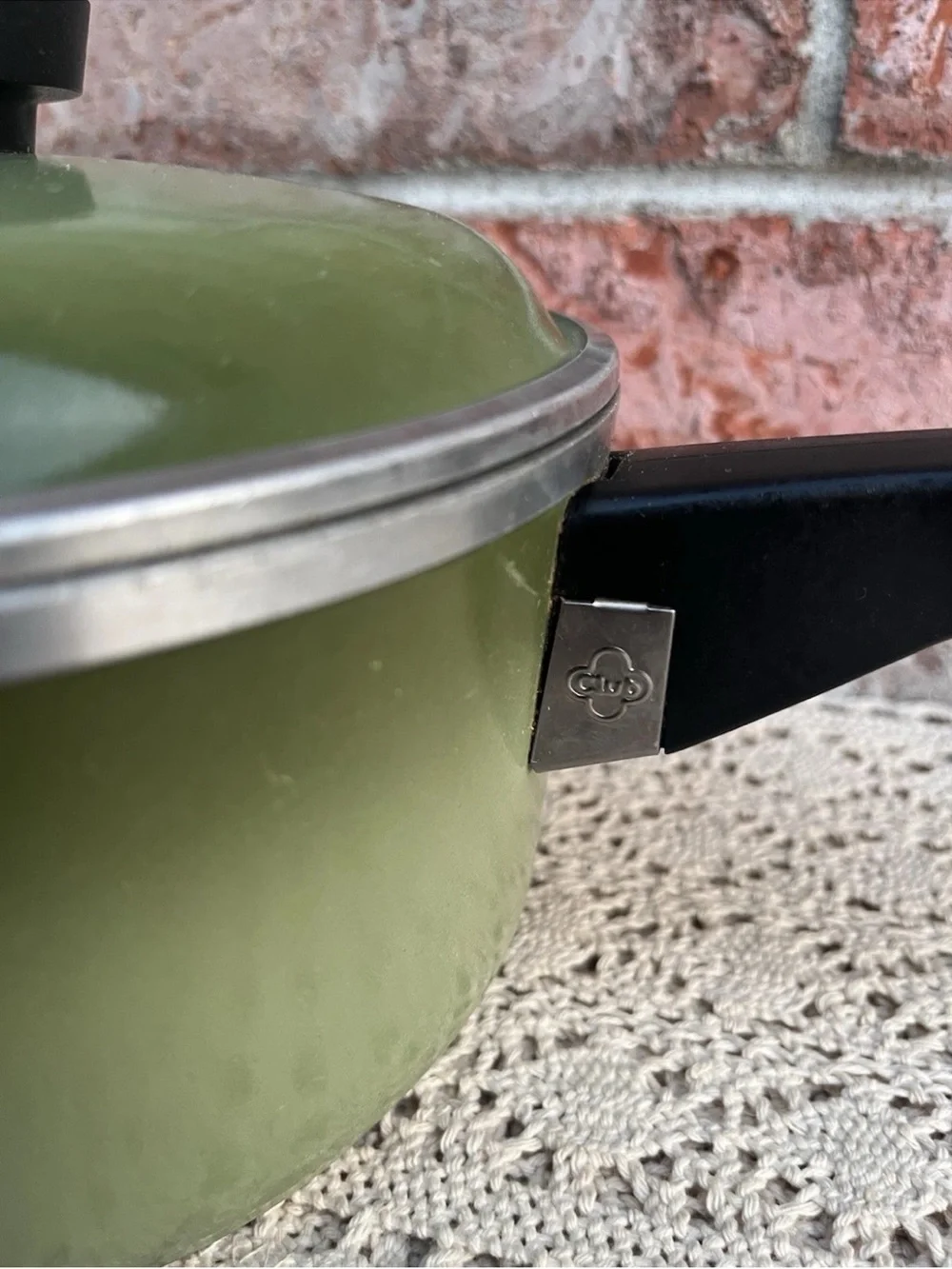 Vintage Club Cast Aluminum Sauce Pan With Lid Avocado Green 2 Quart Cookware